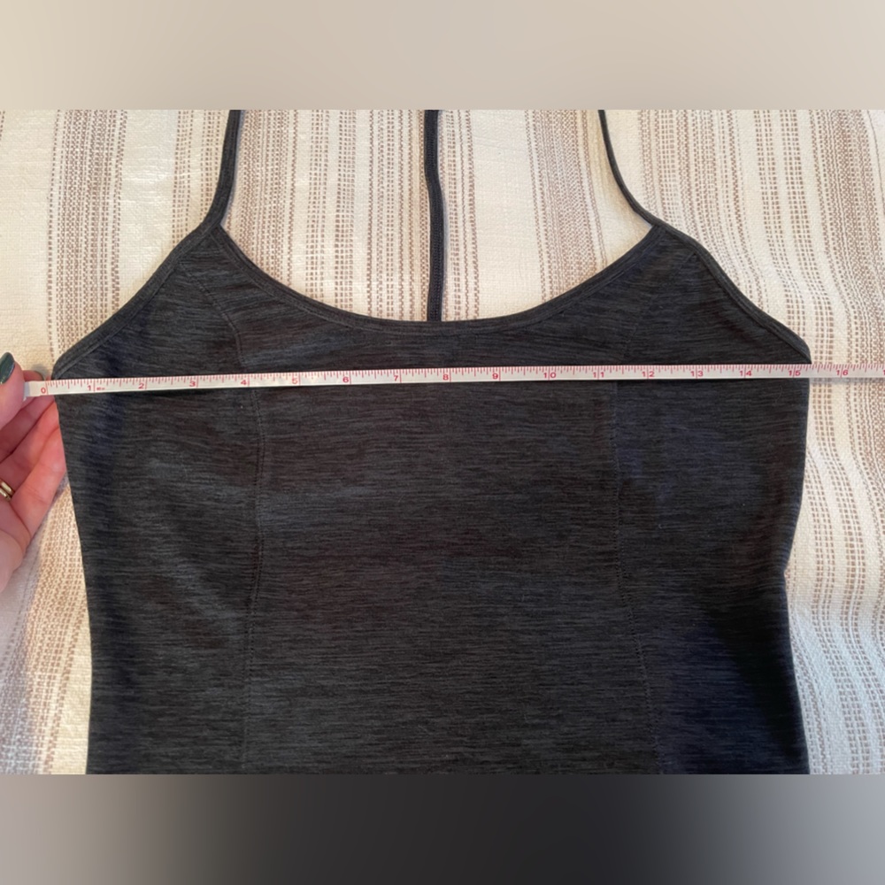 EUC Victoria’s Secret Cropped Athletic Top Size M - Picture 7 of 9